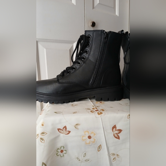Soda brand Combat Boots size10  color Black - Picture 3 of 6